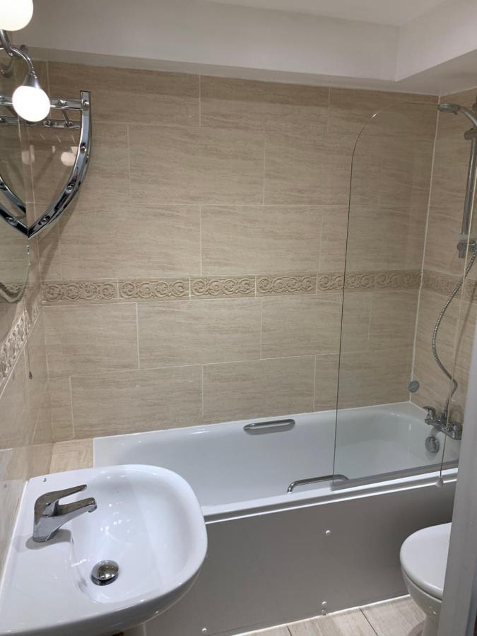 Spacious 2 Bed Apartment With Off Street Parking Bath Exteriör bild
